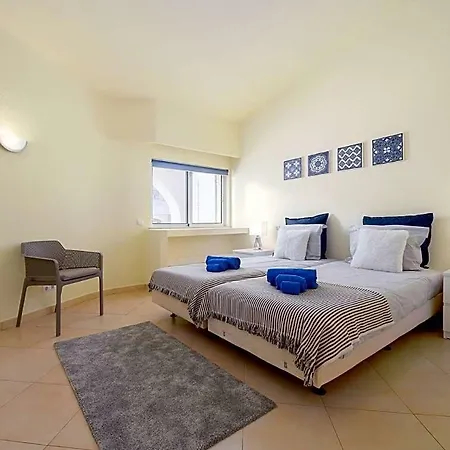 Sleeps 6 With Pool Villa