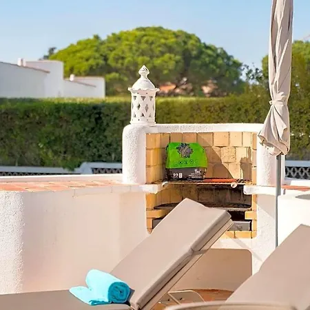 Sleeps 6 With Pool Vale do Lobo