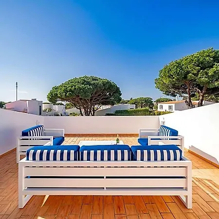 Villa Sleeps 6 With Pool Vale do Lobo
